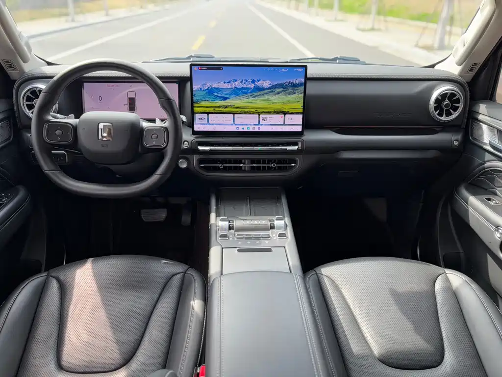 Tank 300 New Energy 2025 Hi4-T 37.1kWh купить на сайте DeffCars