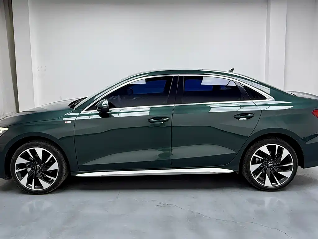 Audi A3 2023 A3L Limousine 35 TFSI Fashionable and Sporty купить на сайте DeffCars