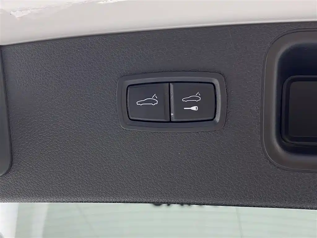 Macan 2017 Macan 2.0T купить на сайте DeffCars