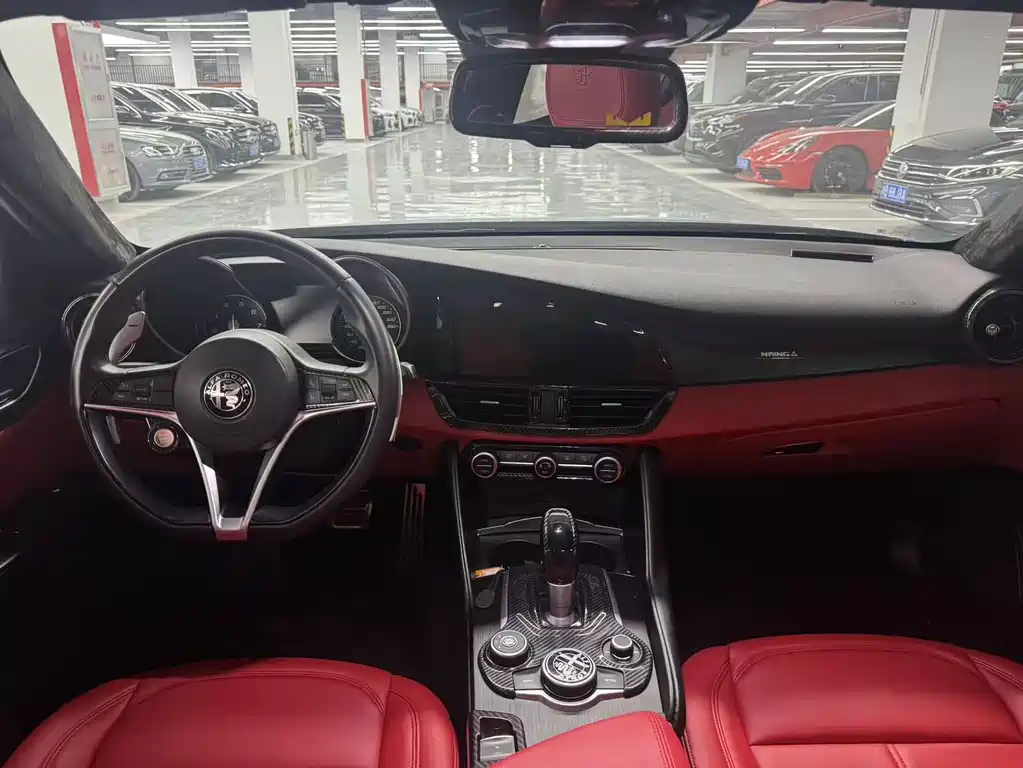 Giulia 2017 2.0T 280HP Luxury Edition купить на сайте DeffCars