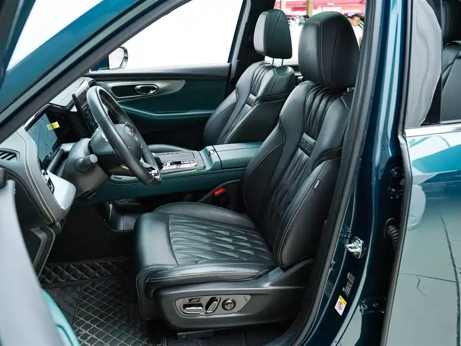 Trumpchi GS8 2022 Dual Engine Series 2.0TM Two-wheel drive Premium Edition (seven seats) купить на сайте DeffCars