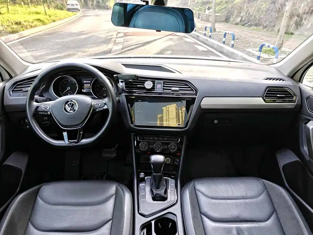 Tiguan L 2021 330TSI automatic two-wheel drive smart version купить на сайте DeffCars