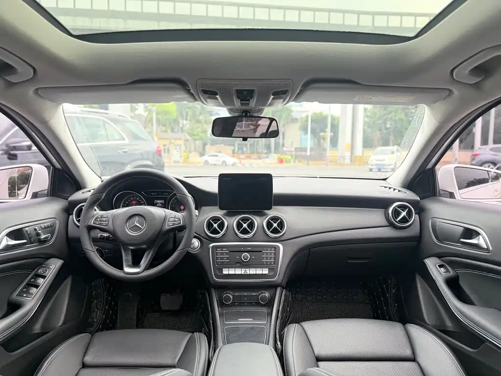 Mercedes-Benz GLA 2017 GLA 200 Dynamic купить на сайте DeffCars