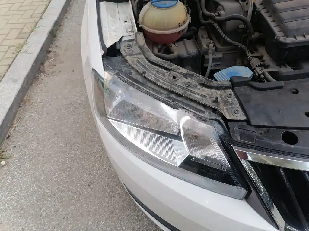 Xindong (Rapid Spaceback) 2016 facelift 1.6L automatic forward version купить на сайте DeffCars