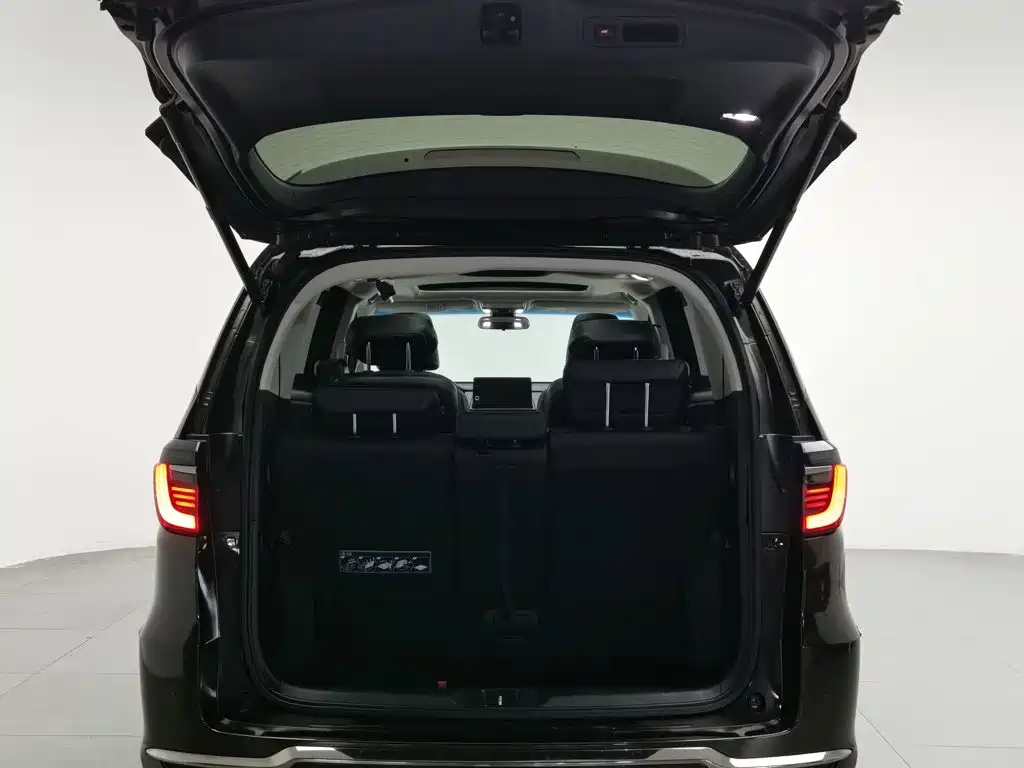 Alison 2022 2.0L e:HEV Luxury First Edition купить на сайте DeffCars