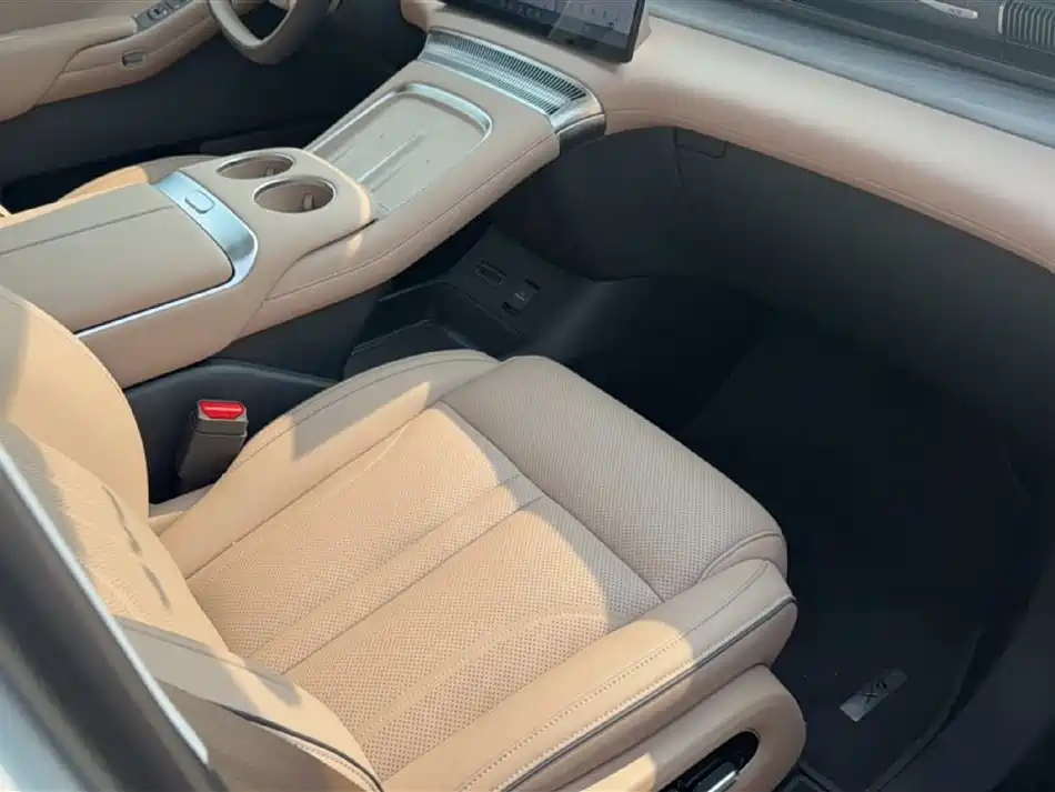 Xpeng X9 2025 pure electric 740 long battery life Max купить на сайте DeffCars