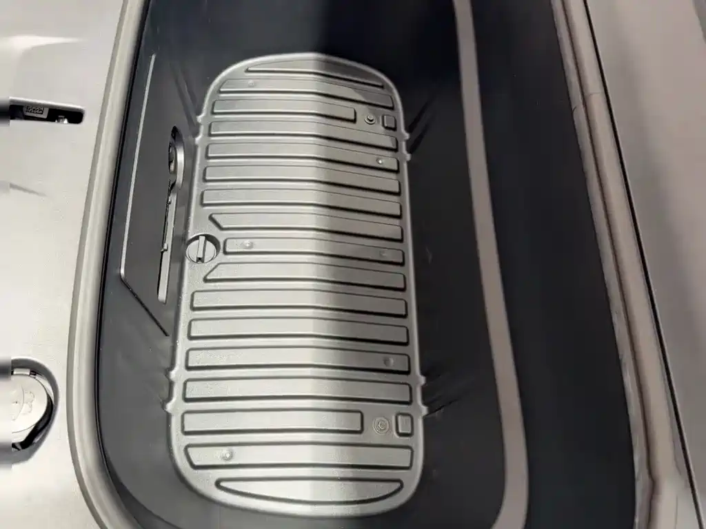 Model Y 2025 rear-wheel drive version купить на сайте DeffCars