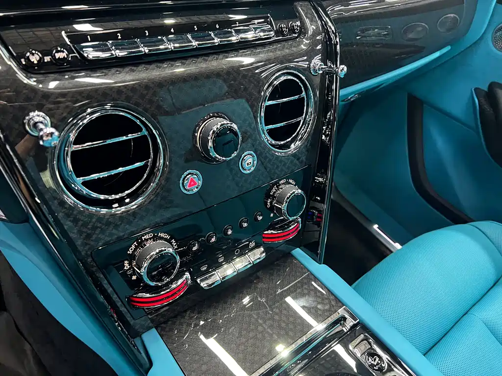 Cullinan 2024 Black Badge купить на сайте DeffCars