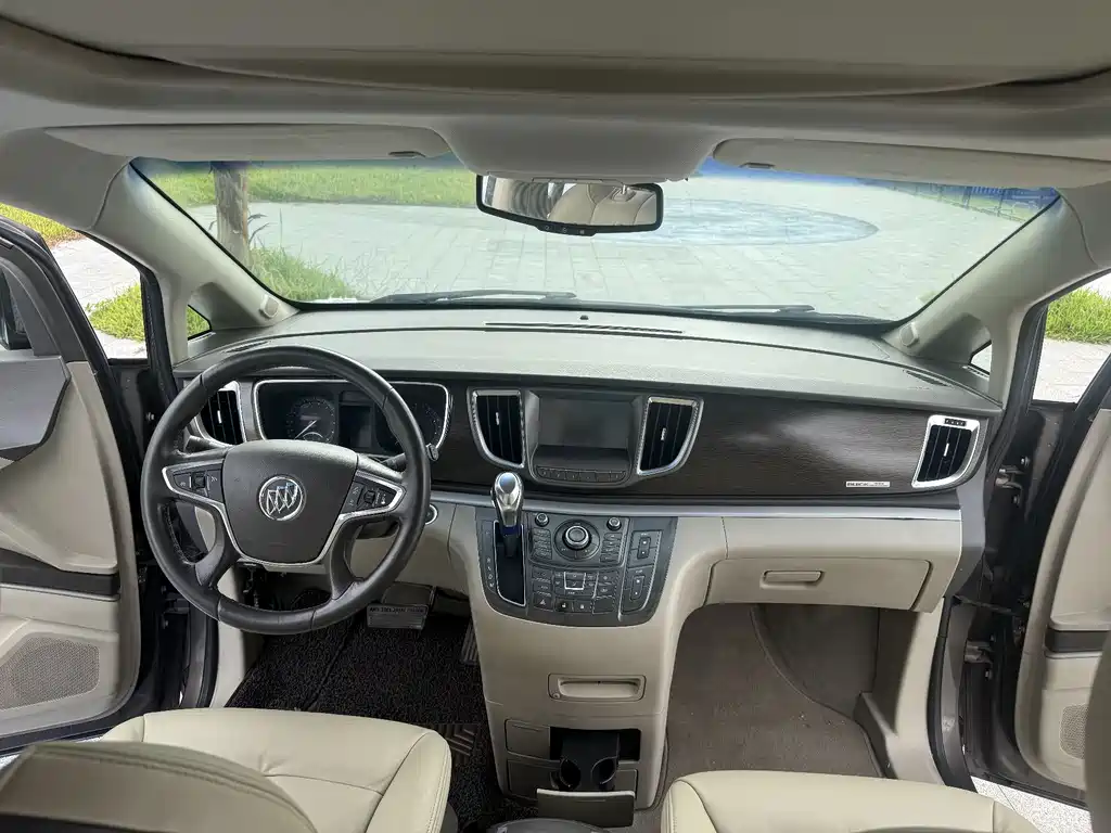 Buick GL8 2013 2.4L LT luxury business executive version купить на сайте DeffCars