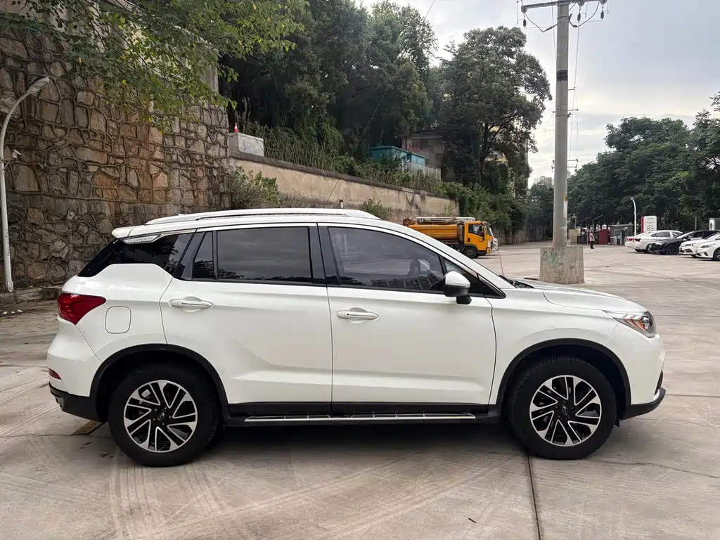 Trumpchi GS4 2017 235T Automatic 2WD Elite Edition купить на сайте DeffCars