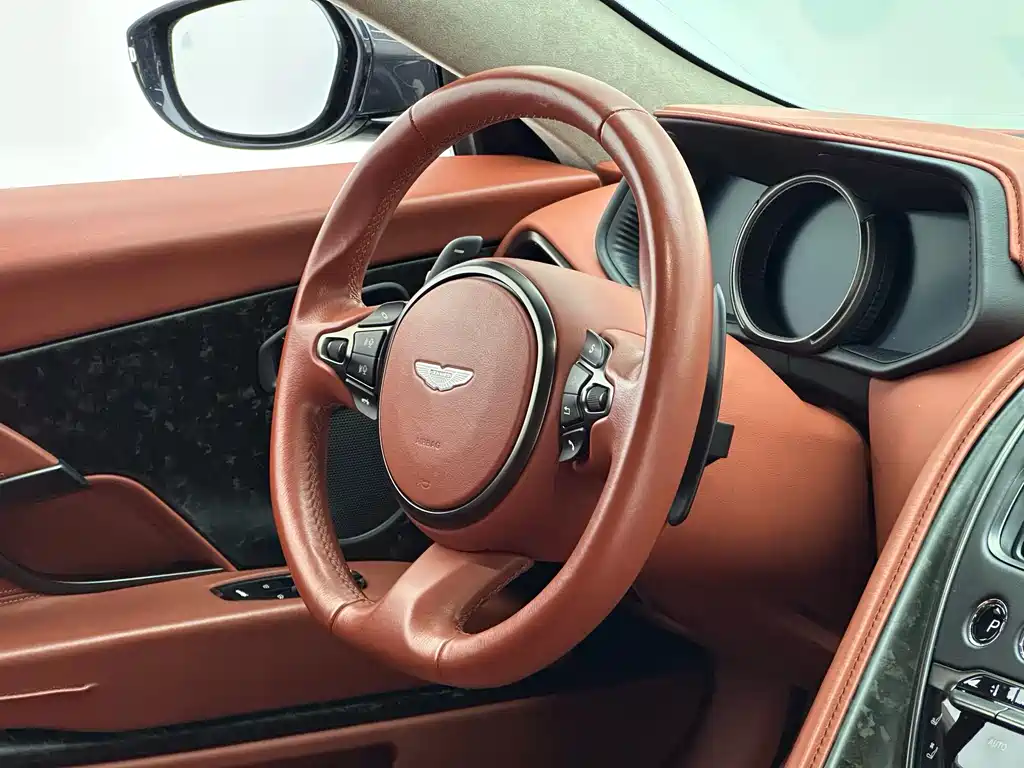 Aston Martin DB11 2019 4.0T V8 Coupe купить на сайте DeffCars