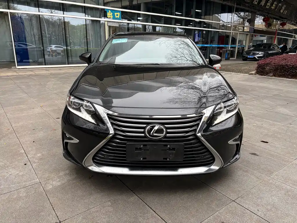 Lexus ES 2015 200 Elite Edition купить на сайте DeffCars