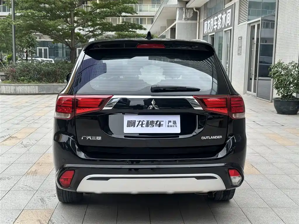 Outlander 2021 2.4L four-wheel drive exclusive version 7 seats купить на сайте DeffCars