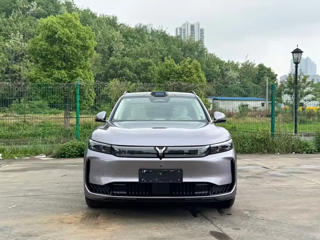 Lantu FREE 2025 FREE+ four-wheel drive Qiankun version купить на сайте DeffCars