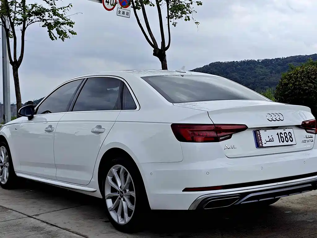 Audi A4L 2019 40 TFSI Fashion Type National VI купить на сайте DeffCars