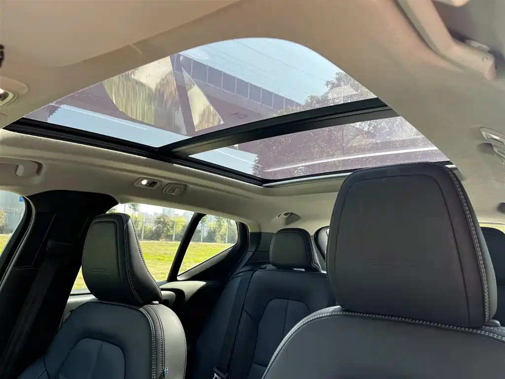 Volvo XC40 2020 T4 four-wheel drive Zhiyuan Sport Edition купить на сайте DeffCars