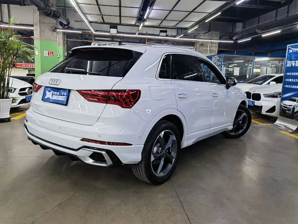 Audi Q3 2024 35 TFSI Fashionable and Dynamic купить на сайте DeffCars