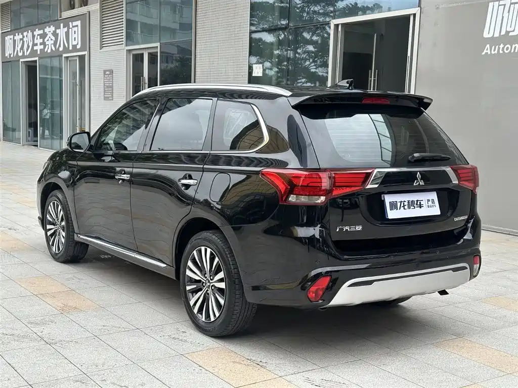 Outlander 2021 2.4L four-wheel drive exclusive version 7 seats купить на сайте DeffCars