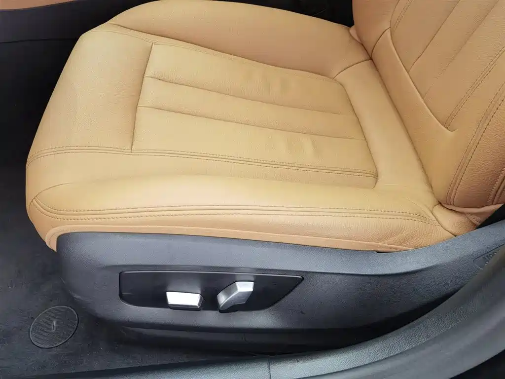 BMW 5 Series 2019 530Li Leading M Sports Package купить на сайте DeffCars