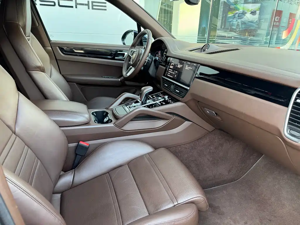 Cayenne New Energy 2020 Cayenne E-Hybrid 2.0T купить на сайте DeffCars