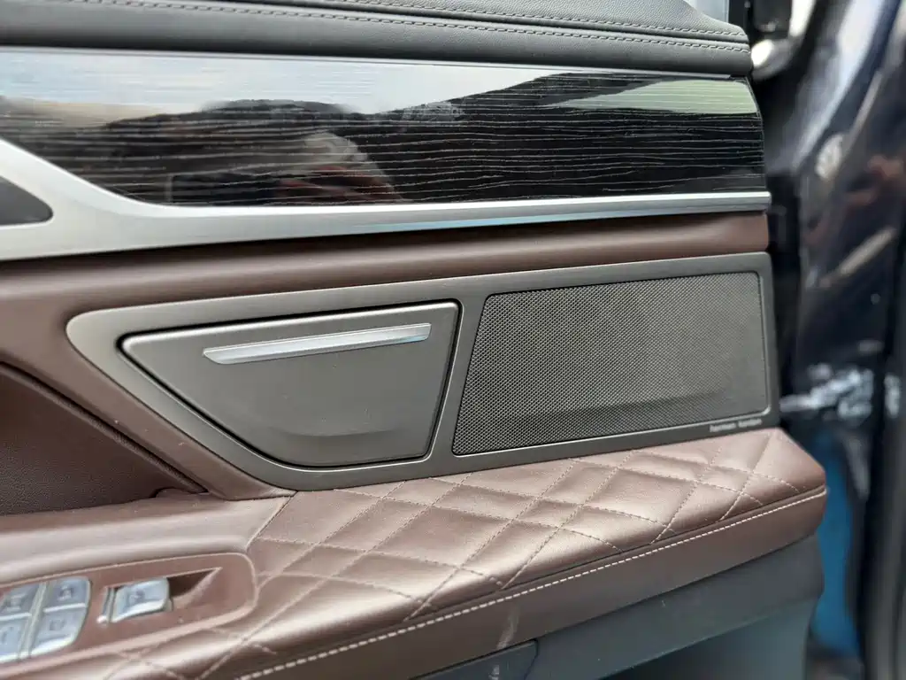 BMW 7 Series 2021 740Li Leading M Sports Package купить на сайте DeffCars