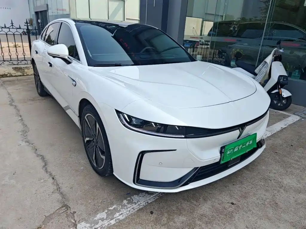 Chasing light 2023 four-wheel drive long range version купить на сайте DeffCars