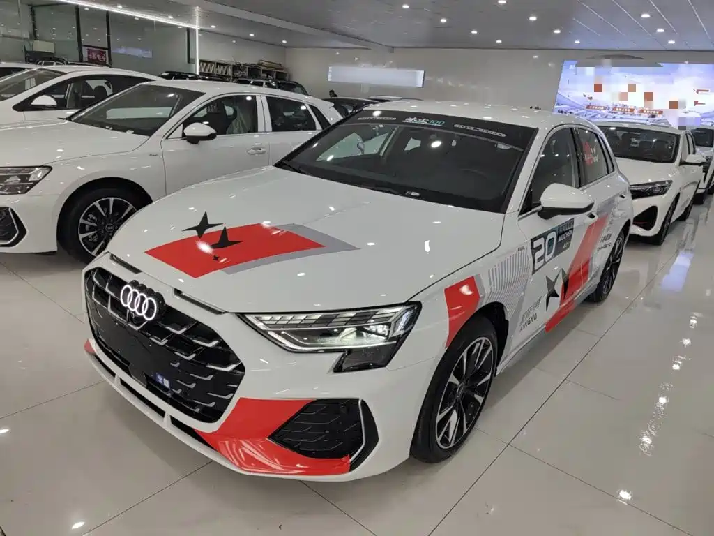 Audi A3 2026 Sportback 35TFSI Flying Spur купить на сайте DeffCars