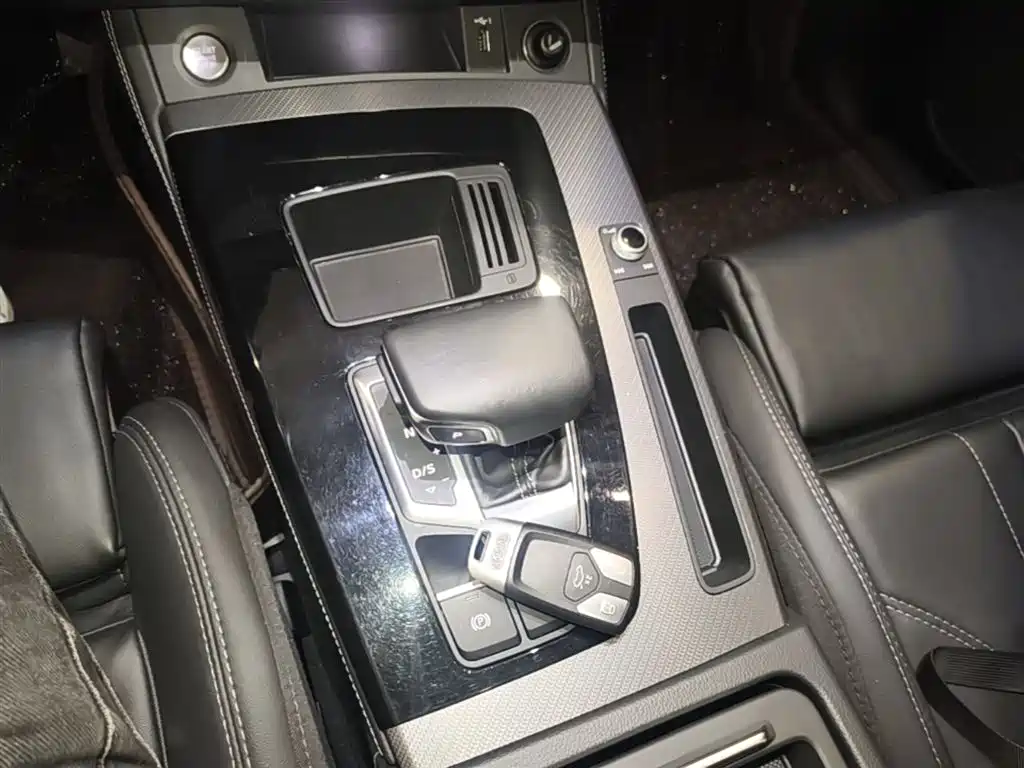 Audi Q5L 2022 facelift 40T luxury and dynamic model купить на сайте DeffCars