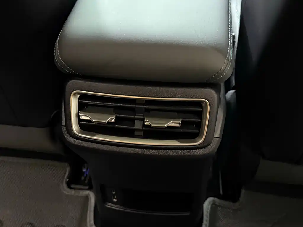 Qin L 2025 DM-i Smart Driving Edition 120KM Transcendent Type купить на сайте DeffCars