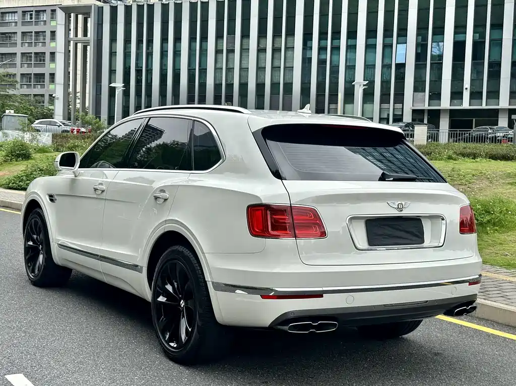 Bentayga 2018 4.0T V8 купить на сайте DeffCars