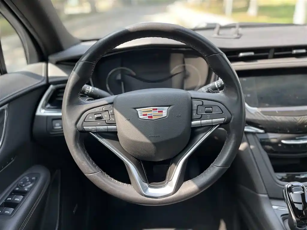 Cadillac XT6 2021 2.0T six-seat four-wheel drive luxury model купить на сайте DeffCars