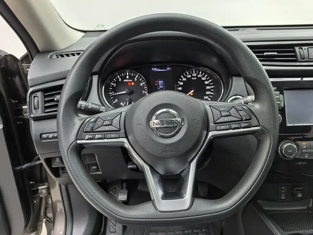 X-Trail 2017 2.0L CVT Comfort Edition 2WD купить на сайте DeffCars