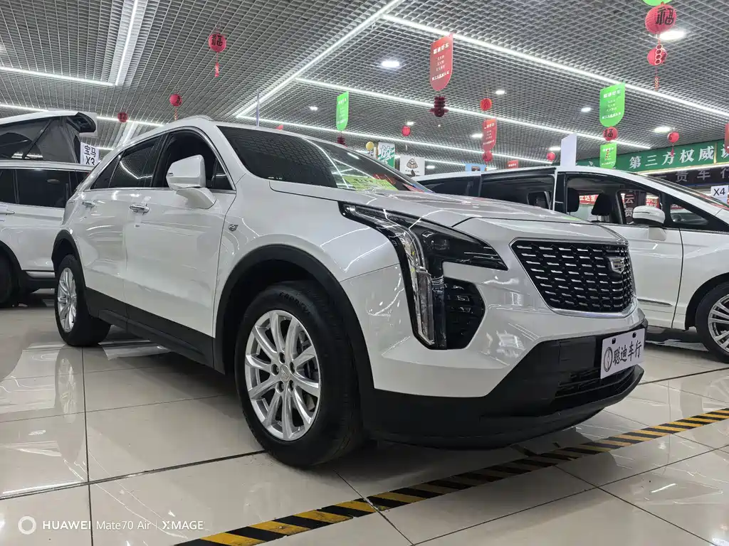 Cadillac XT4 2023 28T two-wheel drive fashion model купить на сайте DeffCars