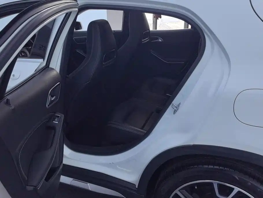 Mercedes-Benz GLA 2017 GLA 220 4MATIC Fashion Model купить на сайте DeffCars