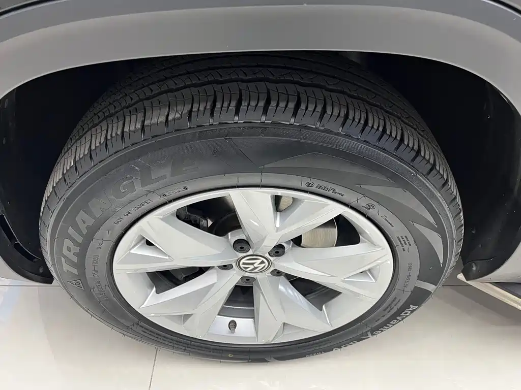 Touron 2020 380TSI four-wheel drive comfort version National VI купить на сайте DeffCars