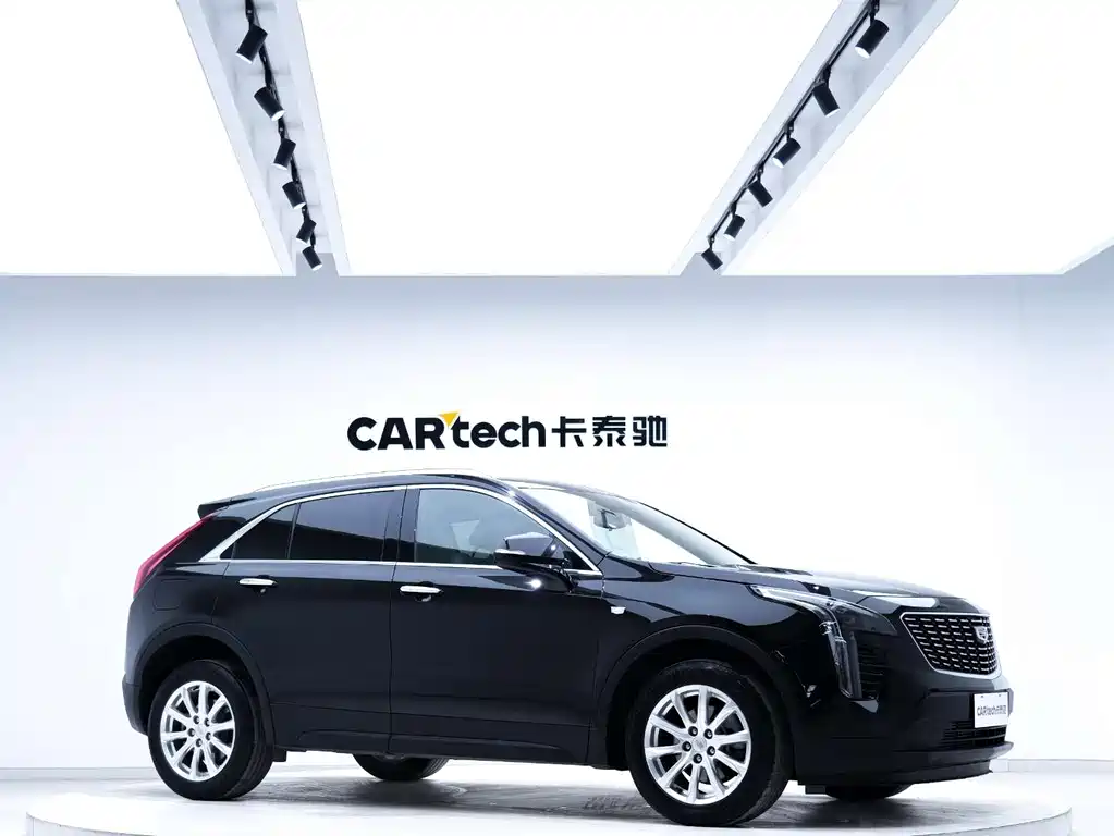 Cadillac XT4 2022 28T two-wheel drive fashion model купить на сайте DeffCars
