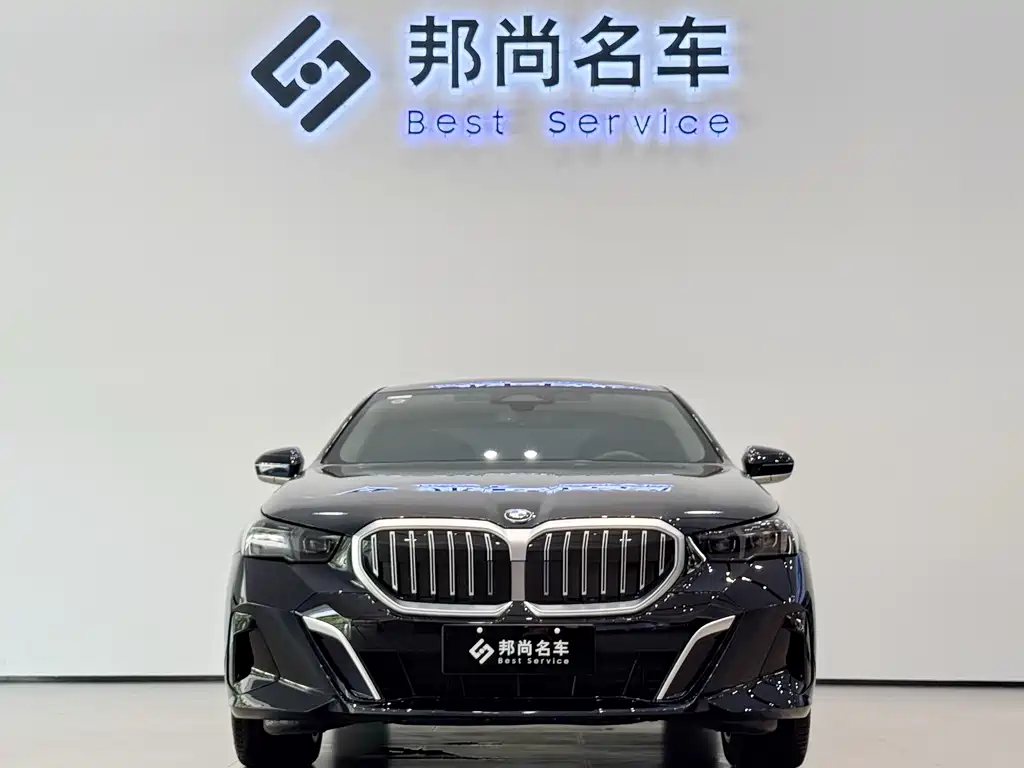 BMW 5 Series 2025 525Li M Sports Package купить на сайте DeffCars