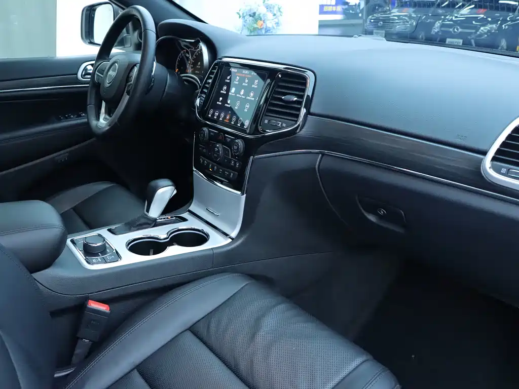 Grand Cherokee imported 2020 3.0L Elite Navigation Edition купить на сайте DeffCars