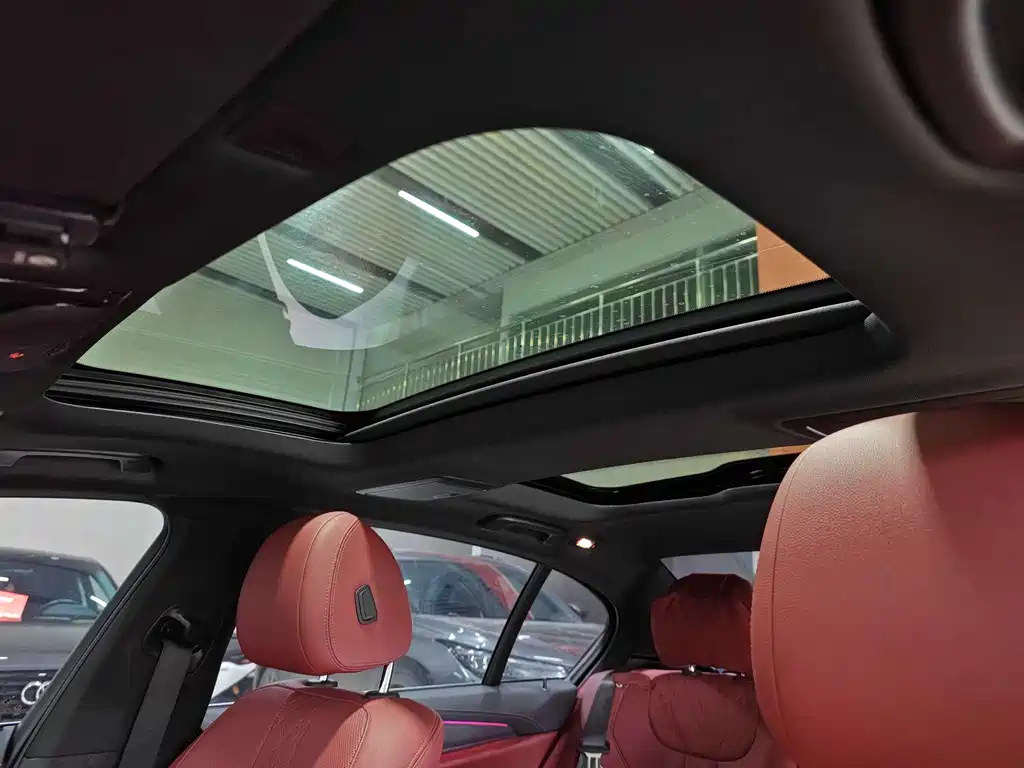 BMW 5 Series 2023 530Li Leading M Sports Package купить на сайте DeffCars