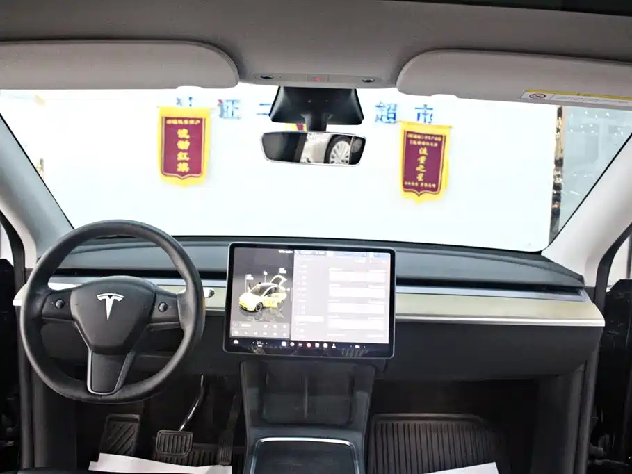 Model Y 2023 rear-wheel drive version купить на сайте DeffCars