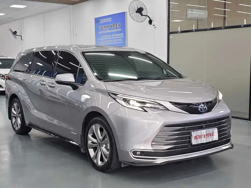 SIENNA 2024 2.5L Hybrid Premium Edition купить на сайте DeffCars