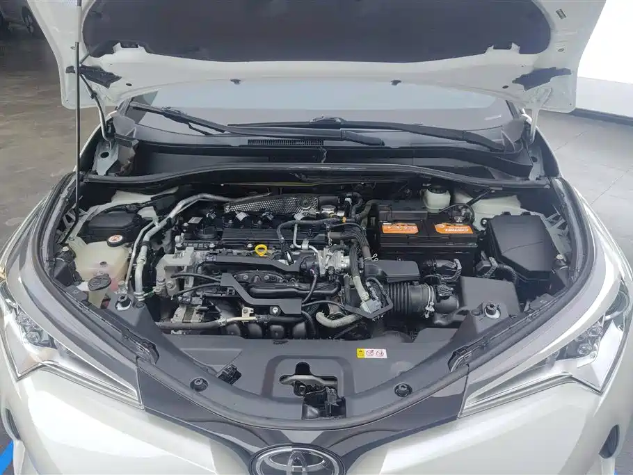 Toyota C-HR 2020 2.0L Leading Edition купить на сайте DeffCars
