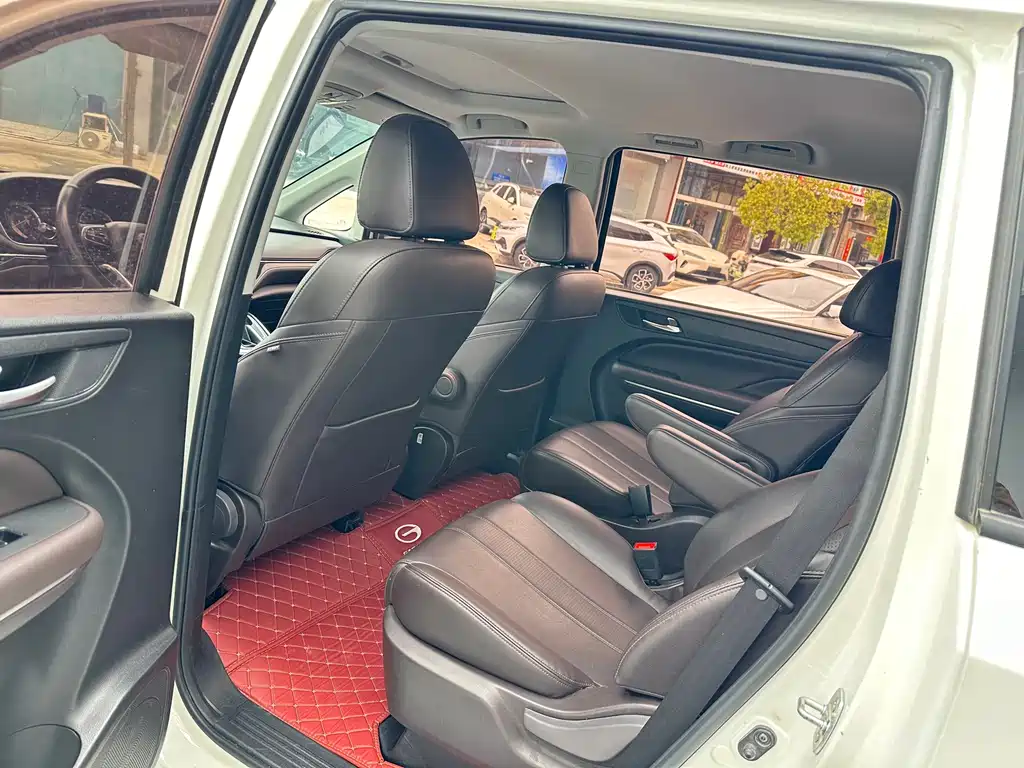 Trumpchi M6 2019 270T automatic luxury version (seven seats) National V купить на сайте DeffCars