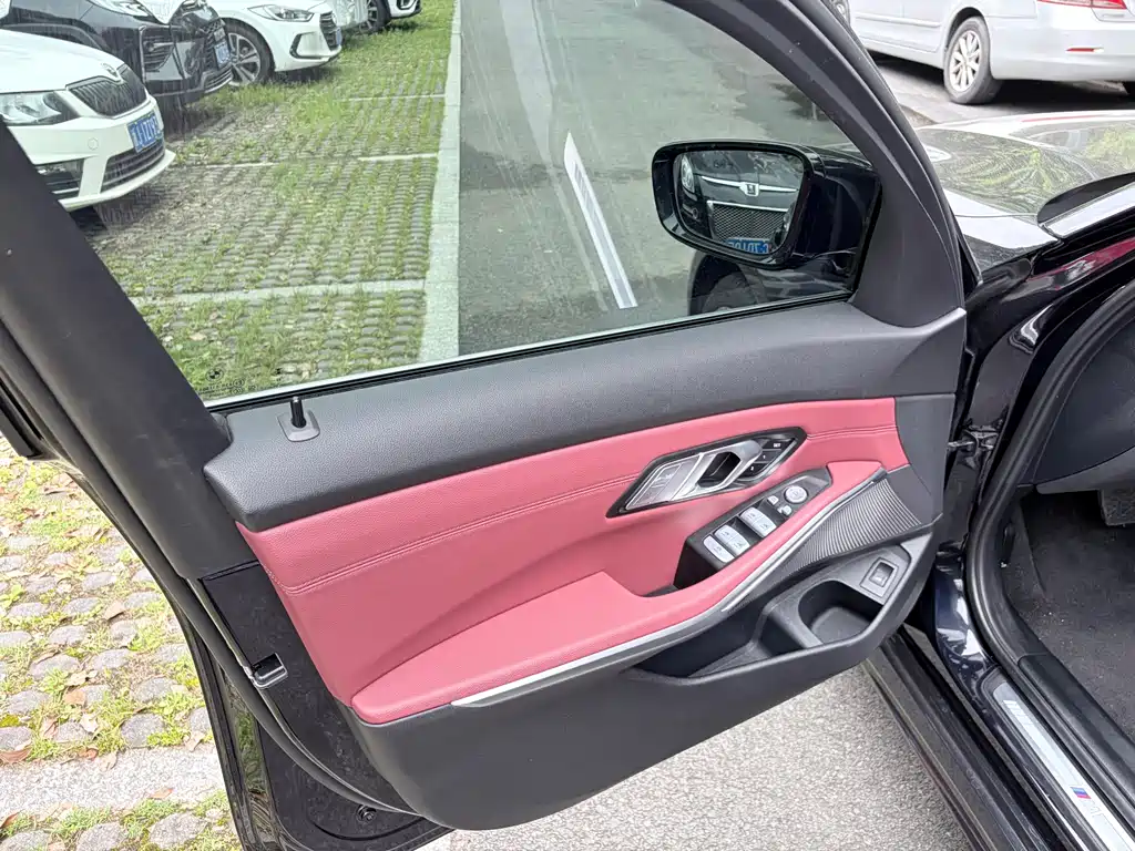 BMW 3 Series 2022 325i M Sports Package купить на сайте DeffCars