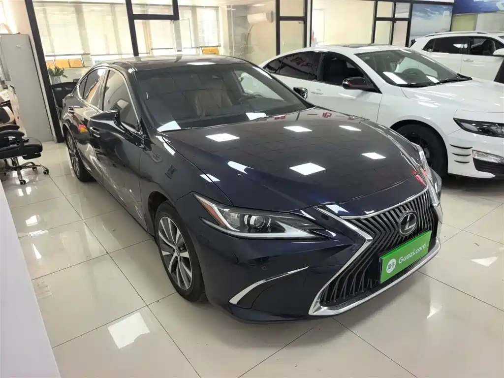 Lexus ES 2020 200 Excellence Edition купить на сайте DeffCars