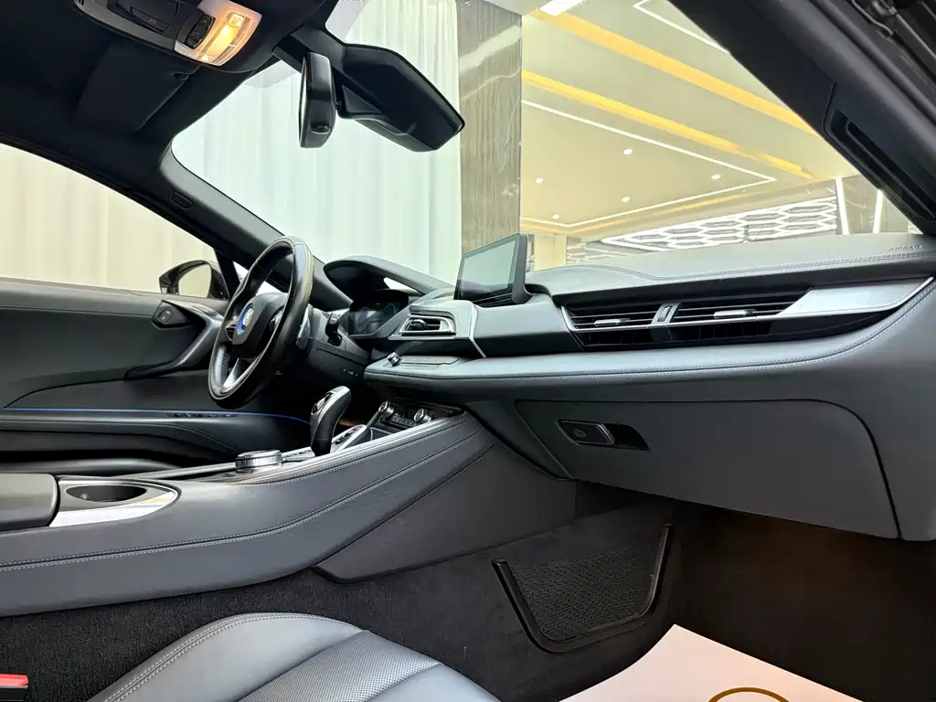 BMW i8 2014 standard model купить на сайте DeffCars