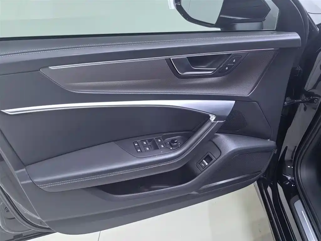 Audi A6L 2021 55 TFSI quattro exclusive dynamic model купить на сайте DeffCars