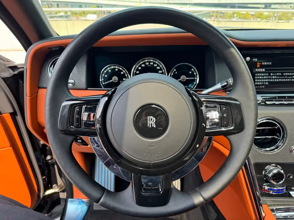 Cullinan 2018 four-seat version купить на сайте DeffCars