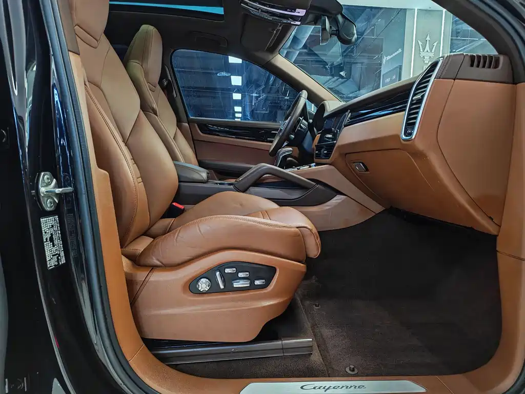 Cayenne New Energy 2021 Cayenne E-Hybrid 2.0T купить на сайте DeffCars