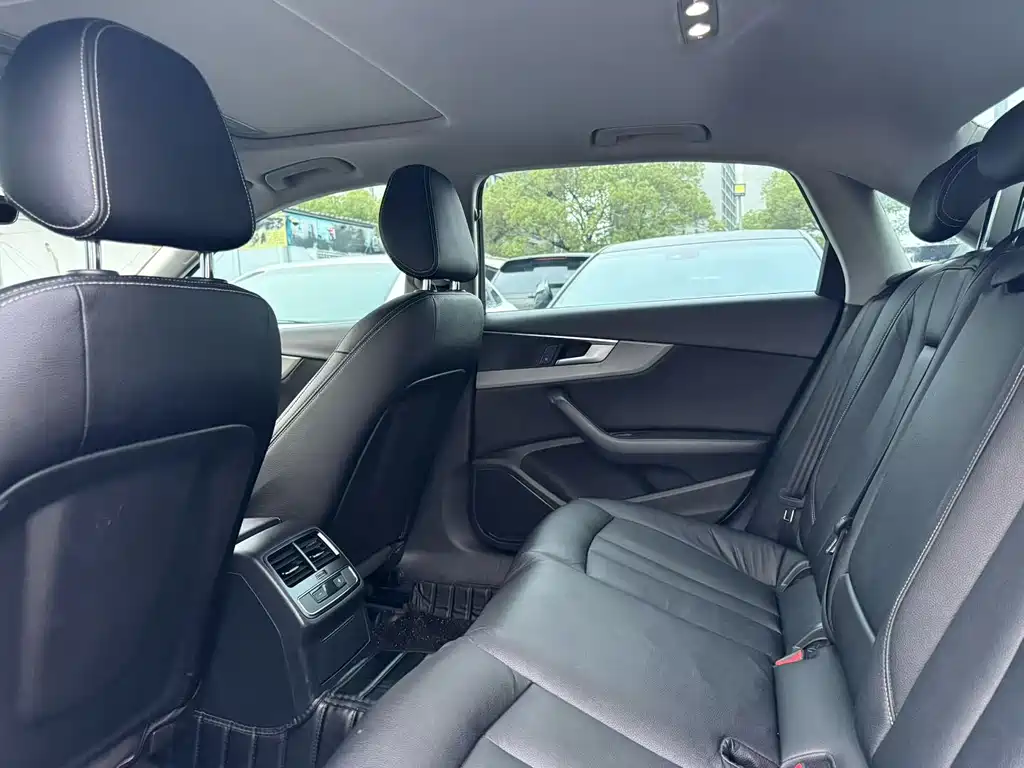 Audi A4L 2018 30th Anniversary Model 40 TFSI Enterprising купить на сайте DeffCars